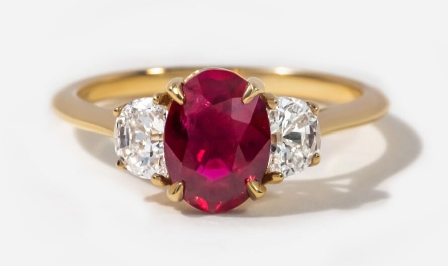 The Showstopper: Diamond Ring With Pink Diamond